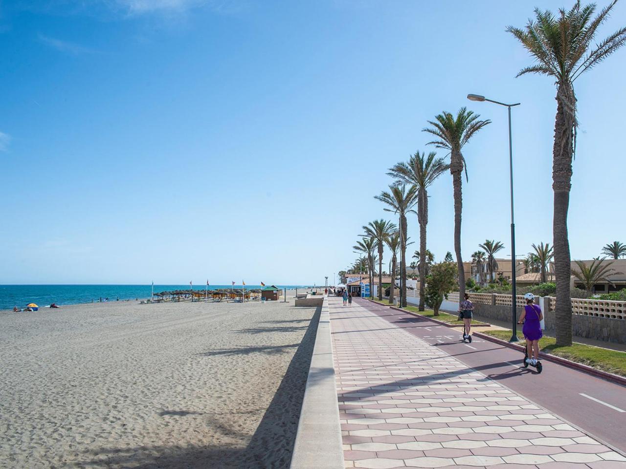 Pierre & Vacances Almeria Roquetas De Mar Exterior photo